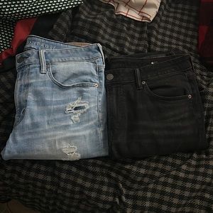 TWO PAIR OF AMERICAN EAGLE MENS JEANS